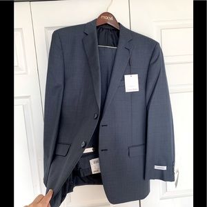 New With Tags Calvin Klein Men 40 R Suit Dark Blue